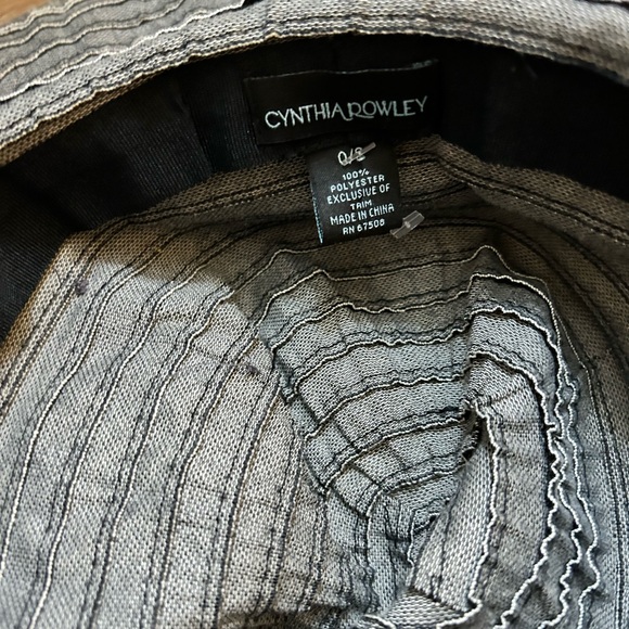 Cynthia Rowley Gray Striped Hat 90s style - Picture 2 of 2